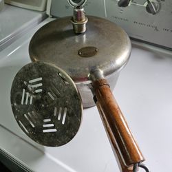 Vintage Presto 4 Qt Pressure Cooker