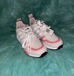 NWT Adidas Multix Women’s Athletic Shoes 7.5 Beige , White, and Dusty Rose