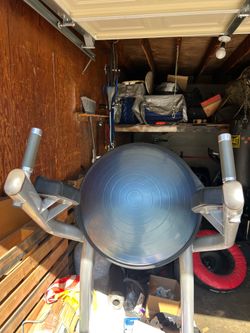 Leg raise with bosu
