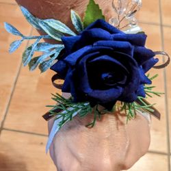 New, never used Navy blue wrist Corsage for Prom $10, Weddings, Mother-of-the-Bride. 