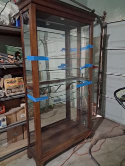 2 way sliding door Pulaski curio cabinet