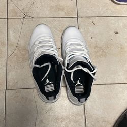 Jordan 11 Legend Blue Lows Sz 11