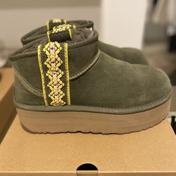 UGG MINI PLATFORM