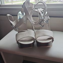 9 1/2 M MICHAEL KORS 👠 