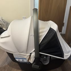 Nuna Pipa Car Seat And 2 Bases And Rain Cover
