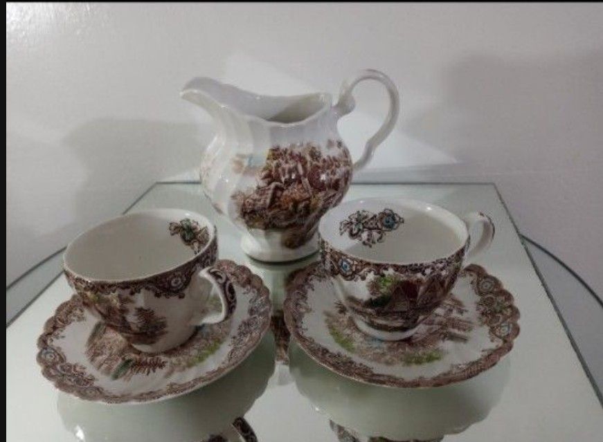 HERITAGE HALL STAFFORDSHIRE ENGLAND PORCELAIN SET