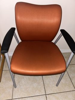 $4 Chairs (3 Chairs) 