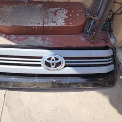 Toyota Tundra Grille
