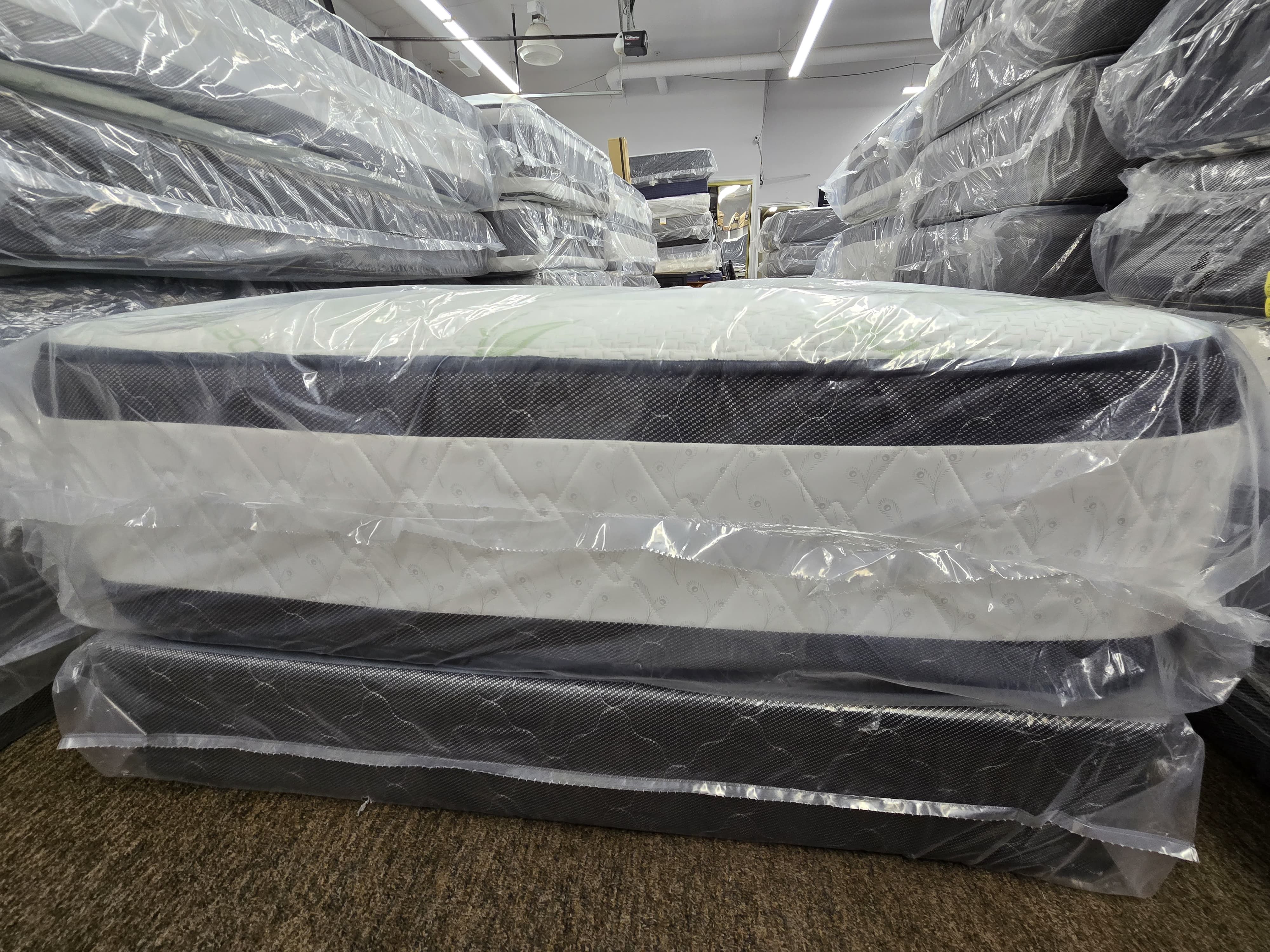 Queen Double Sided Pillow Top Mattress Plush or Semi Firm with Fast Delivery Factory Direct