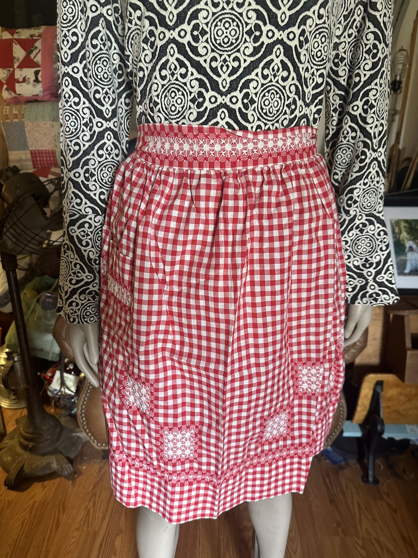 Beautiful vintage apron