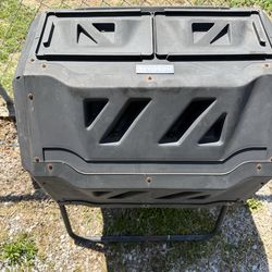 VIVOSUN Outdoor Tumbling Composter Dual Rotating Batch Compost Bin, 43 Gallon Black Door