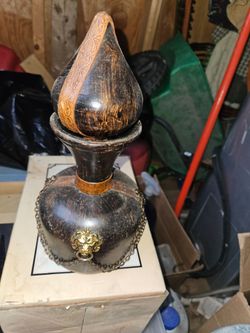 vinrage European  decanter