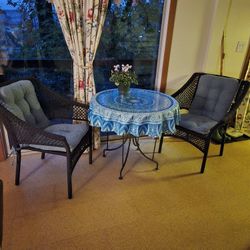 Wicker Table & 4 Chairs