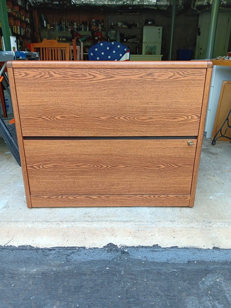 2-Drawer Oak File Cabinet with Lock