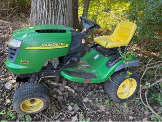 John Deere Ride On Lawn Mower
