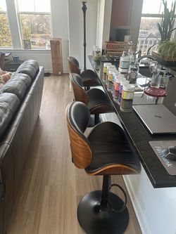 3 Bar Stools