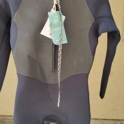 RVCA Back Zip Wetsuit 4/4mm, NWT. Size M