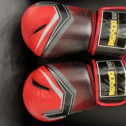 Boxing gloves 