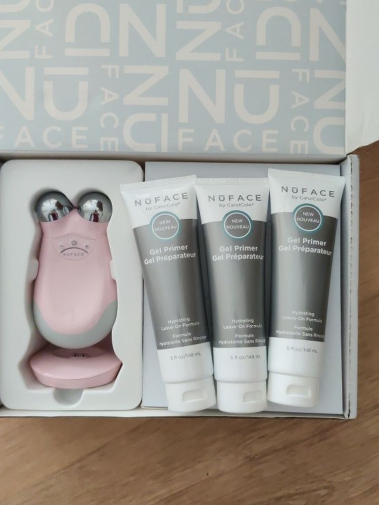 Nuface Face Massager + 3