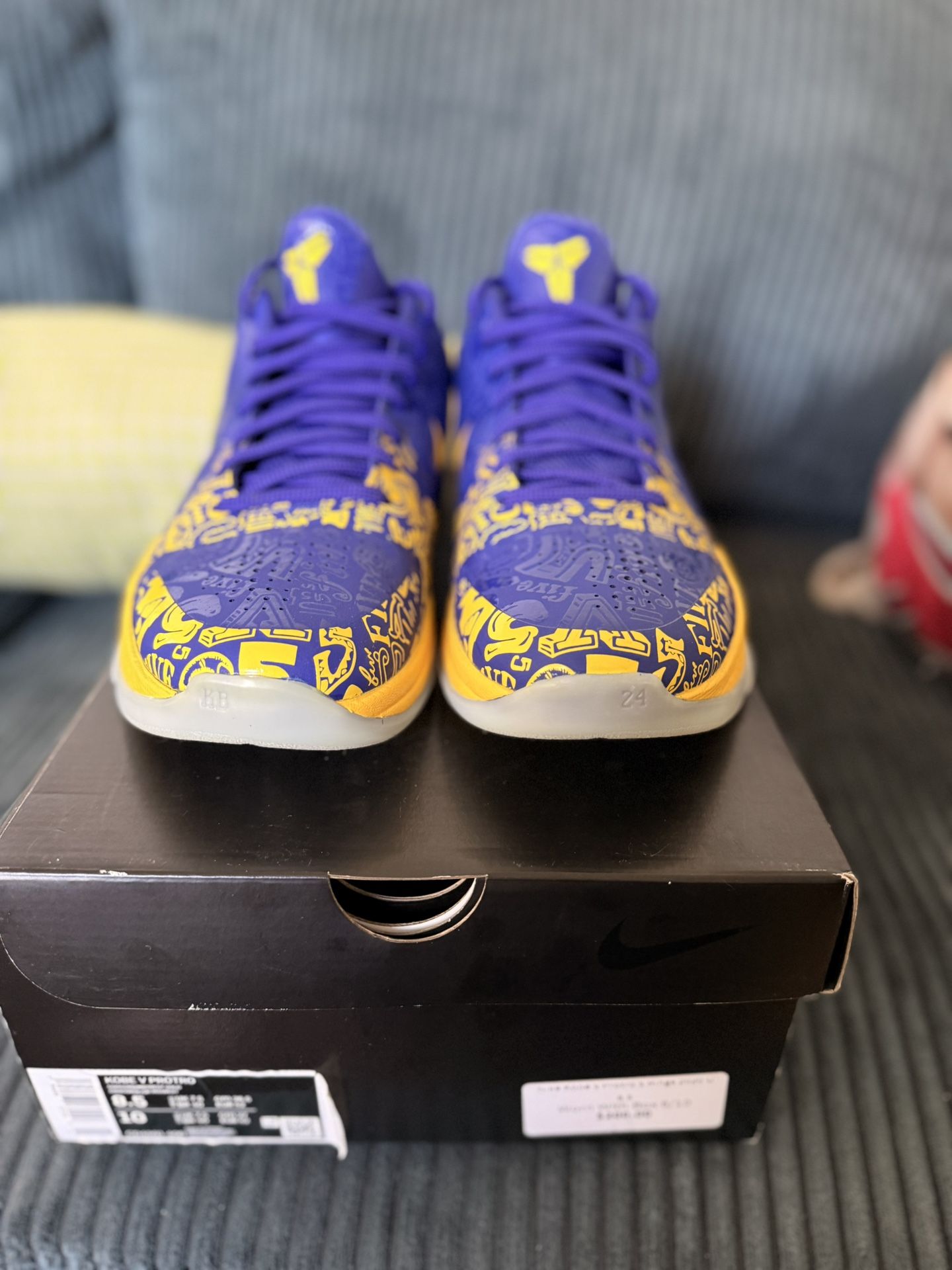 Nike Kobe 5 ( 5 Rings Size 8.5)