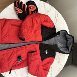North face - Youth Size 10/12 Reversible Jacket And Gloves