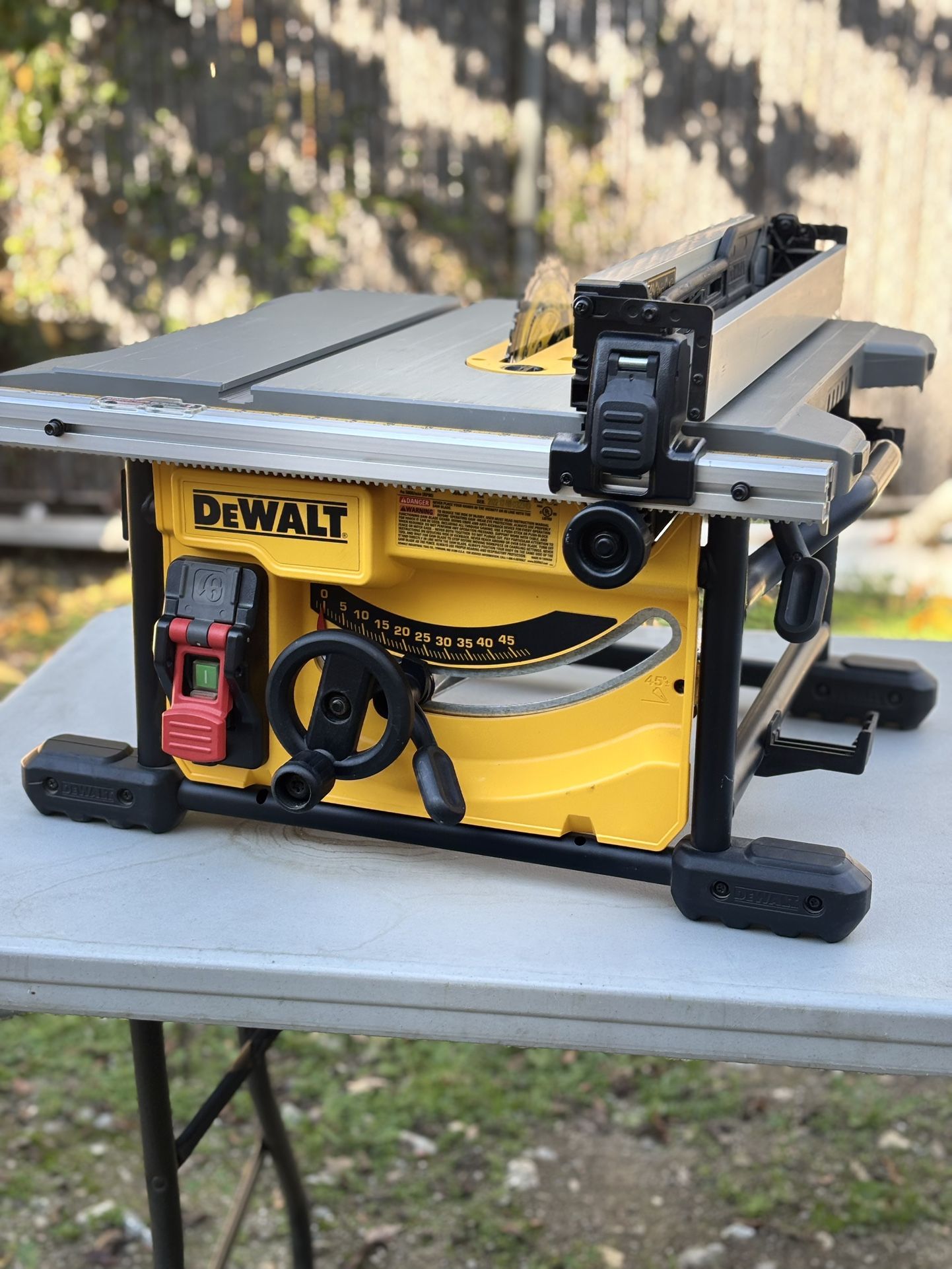 Dewalt 8 1/4 Table Saw  DWE7485 