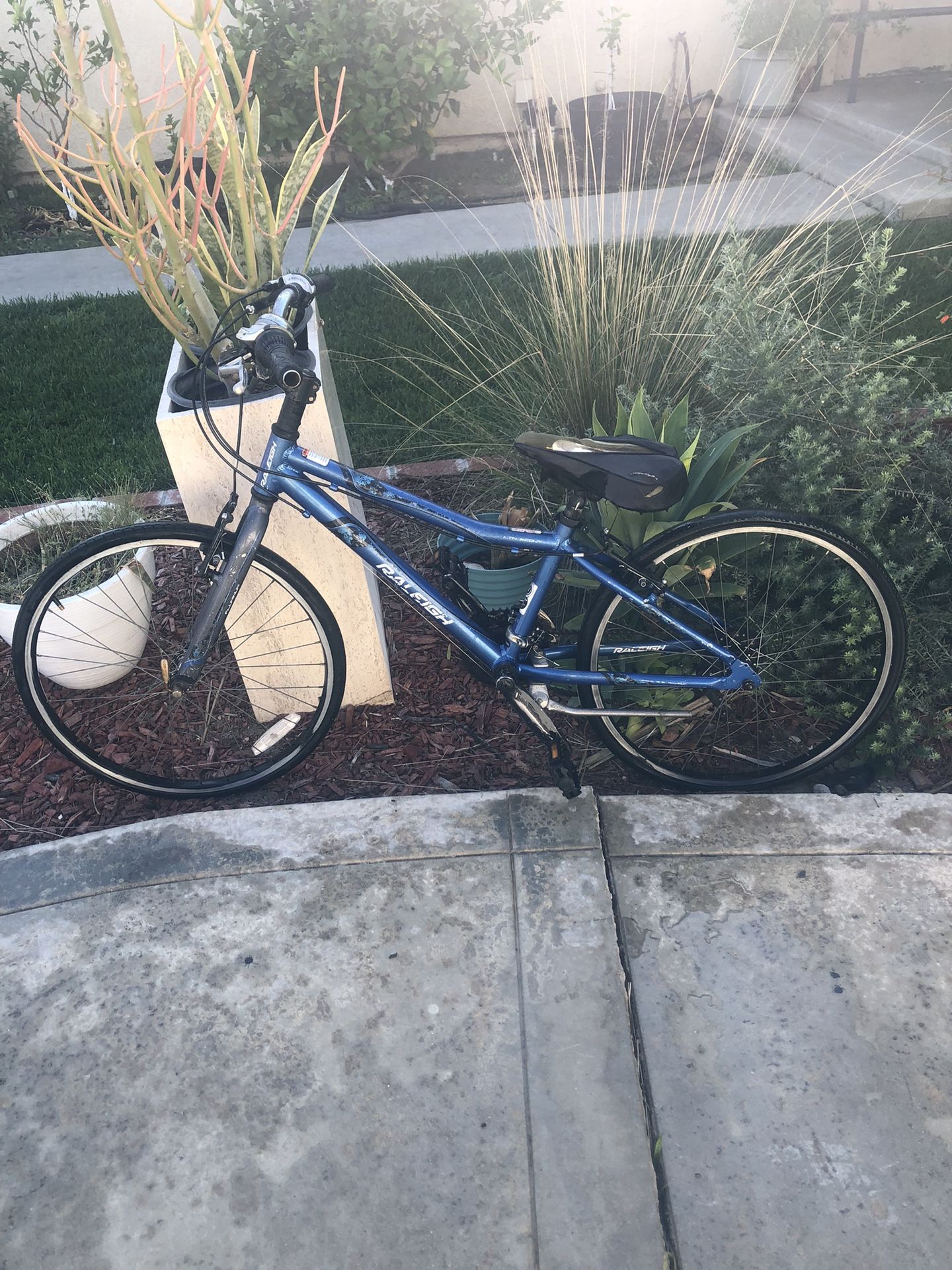 Raleigh Mountain Scout Bike Atomic 13 SL Aluminum for Sale in Perris ...