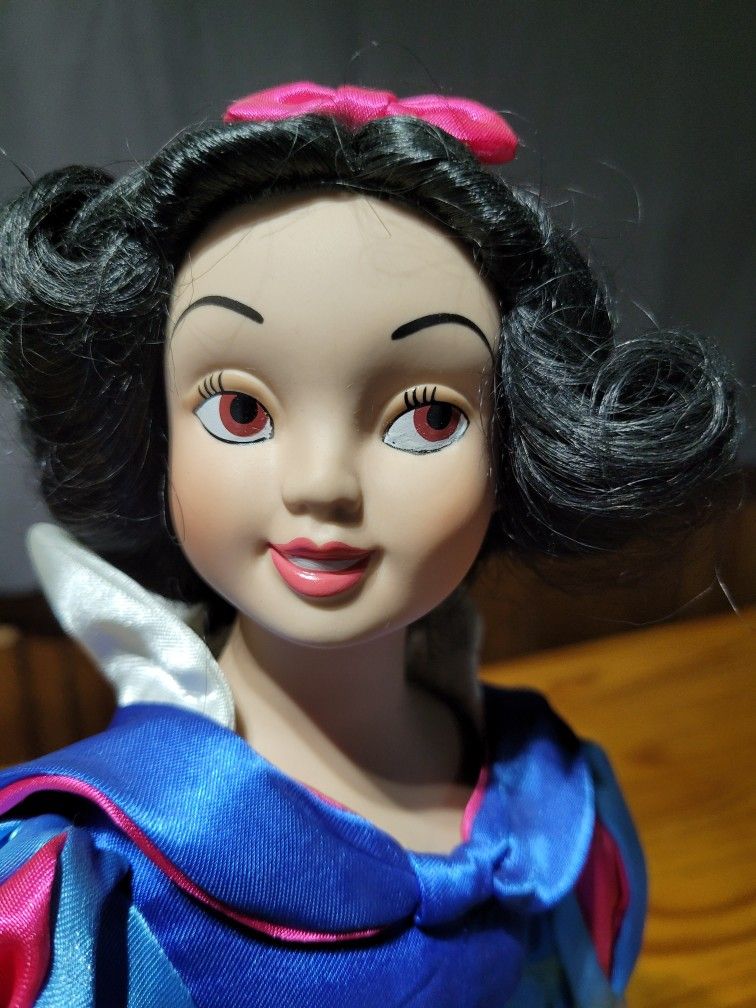 Snow White Porcelain Doll W/metal Stand