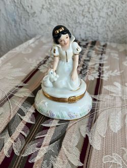 Lenox - Disney Treasures.