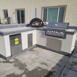 CUSTOM BBQ ISLANDS WITH WINDOW STONE