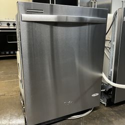 Whirlpool Dishwasher In Stainless Steel With Plastic Tub 