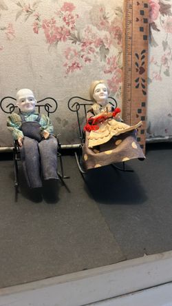 Figures If Mr & Mrs Knott