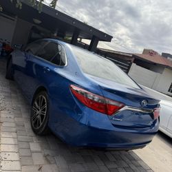 2016 Toyota Camry Special Edition 