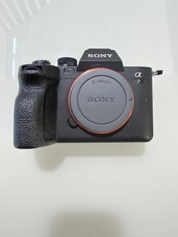 Sony A7 IV – Excellent Condition