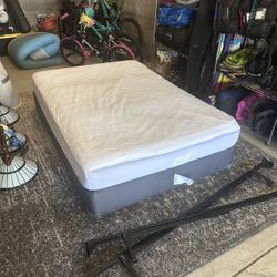 Sealy Full Size Mattress With Box Spring And Metal Bed Frame