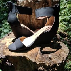 Chinese Laundry Wedge Sandal's