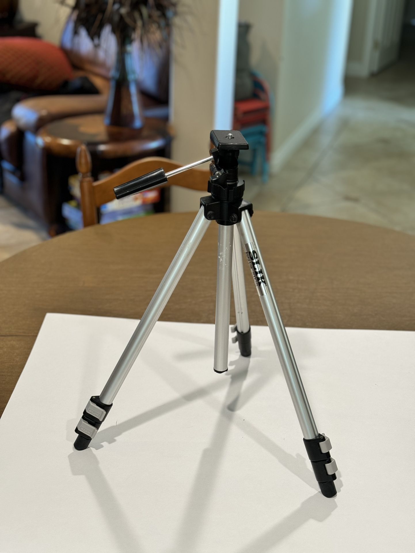 Slik Insta-Lok 500G-FL Lightweight Aluminum Camera Tripod With Tilt Head Max 40”