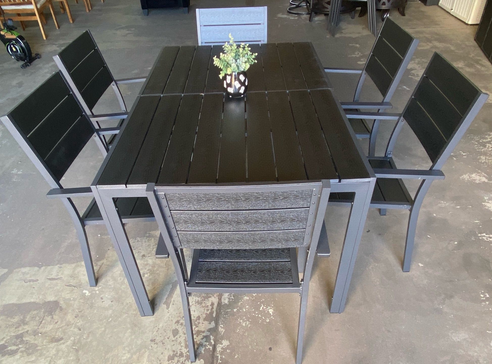 Outdoor Patio Dining Set – $299 (Brand New) ✨ Brand new 7-piece patio dining set ✨ Includes 1 table + 6 chairs ✨ Table size: 59” x 35.4” x 28” ✨ Chai