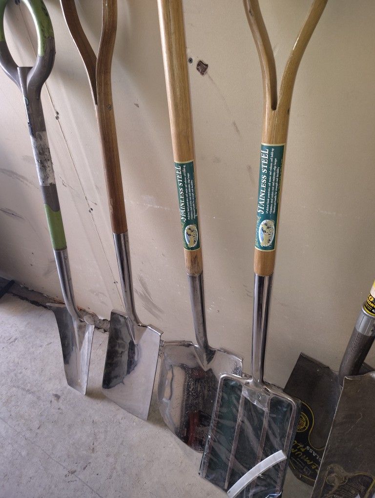 Fiberglass And Stainless Steel Shovel Bundle Deal