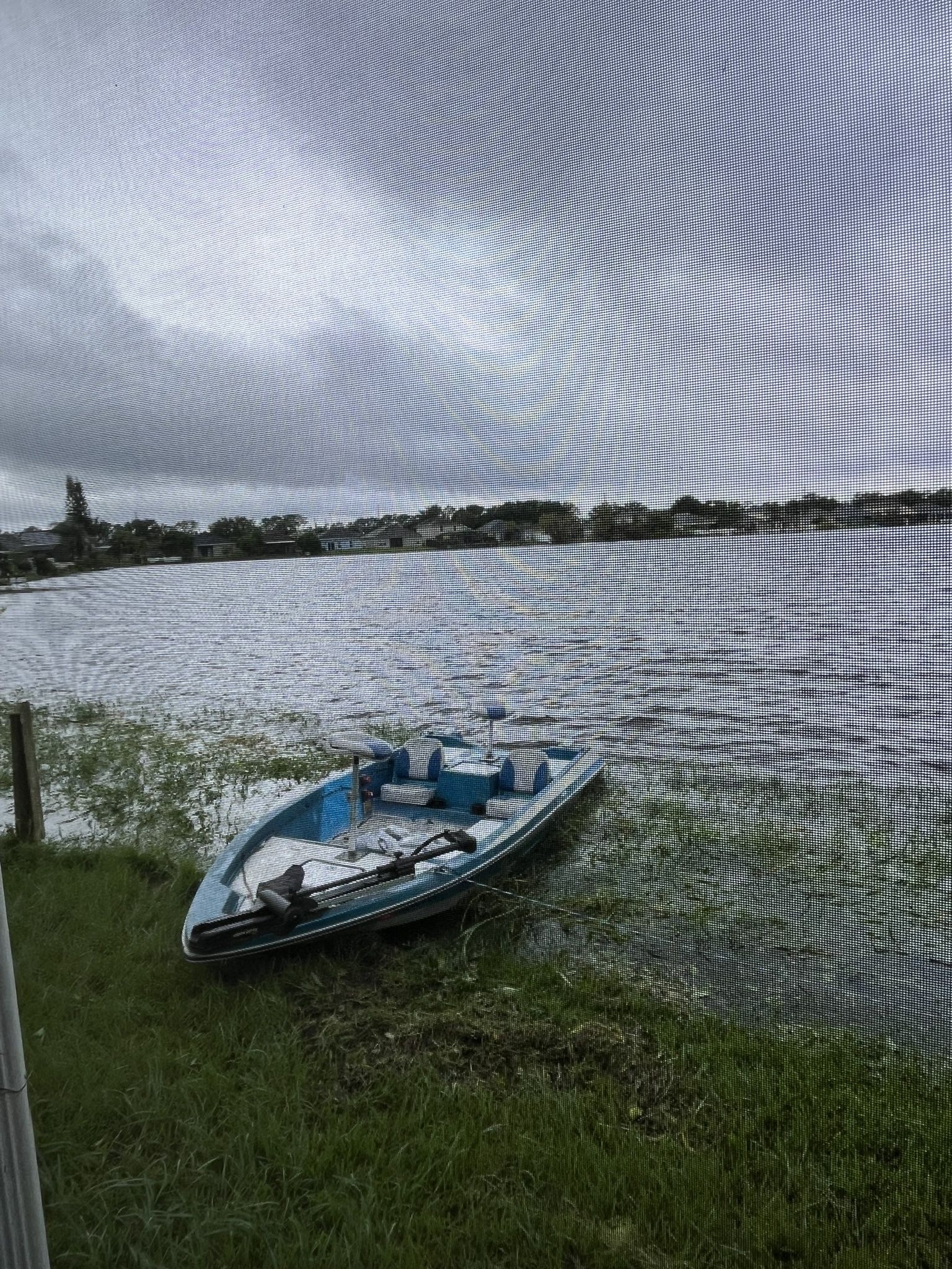 15’ Boat 4 Seater Mounted Motor 