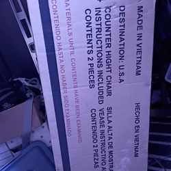 Raised Kitchen Table  and 2 chairs