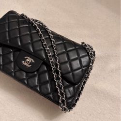 Jumbo Classic  flap Chanel Bag 