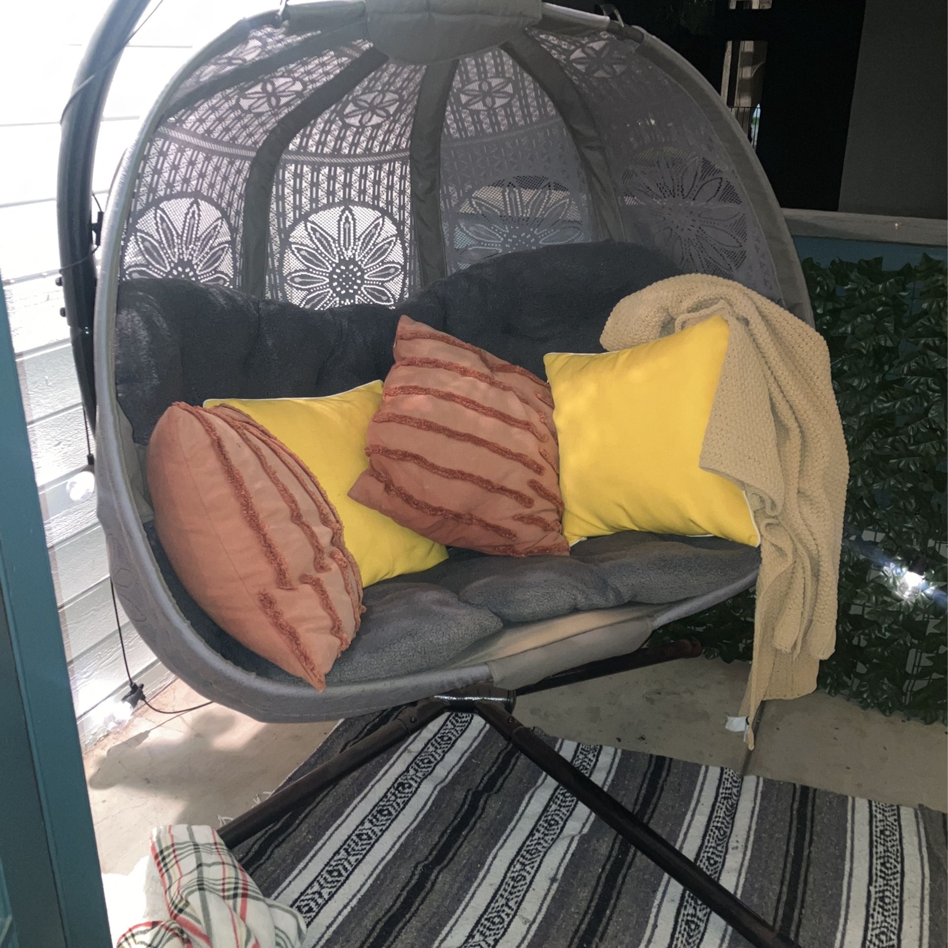 Hanging Egg Chair