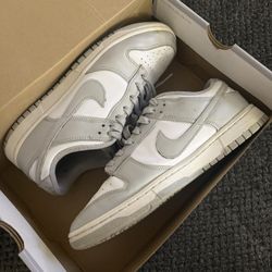 Nike Men’s Dunk Low White & Gray Size 9.5
