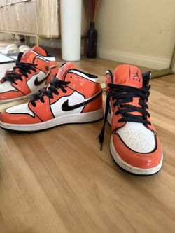 Jordan 1 Mid "Turf Orange"