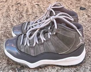 AIR JORDAN 11