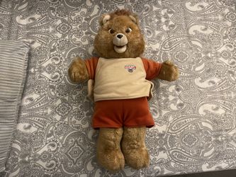1984-85 Original Teddy Ruxpin Storytelling Bear
