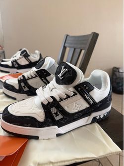 Sneaker shoes