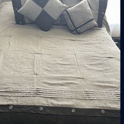 Bedspread. 