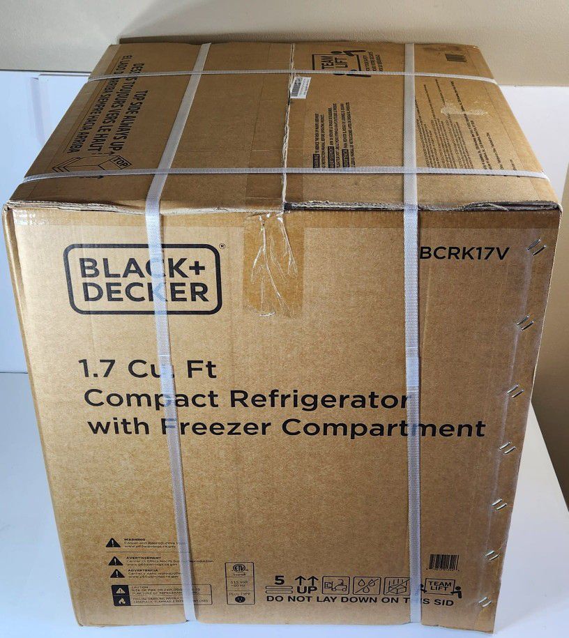  BLACK+DECKER BCRK17V Compact Refrigerator Energy Star Single  Door Mini Fridge, 1.7 Cubic Ft., VCM & BCRK17V Compact Refrigerator Energy  Star Single Door Mini Fridge with Freezer, 1.7 Cubic Ft., VCM: Home